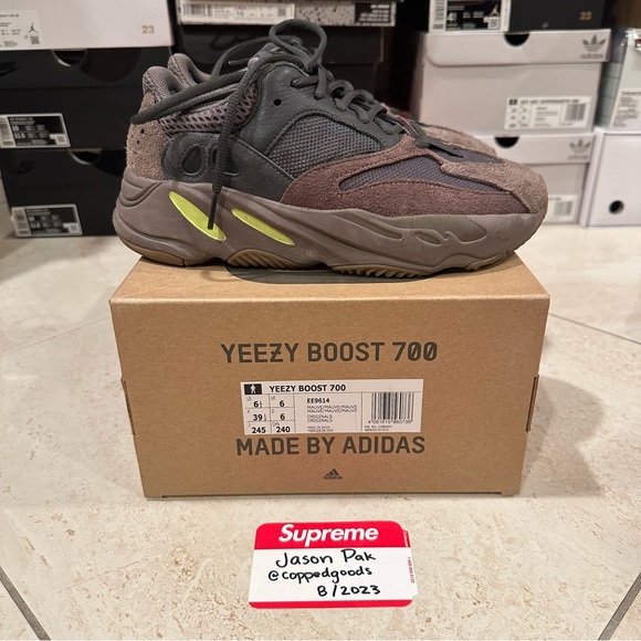 Adidas Yeezy Boost 700 'Mauve' USED Size